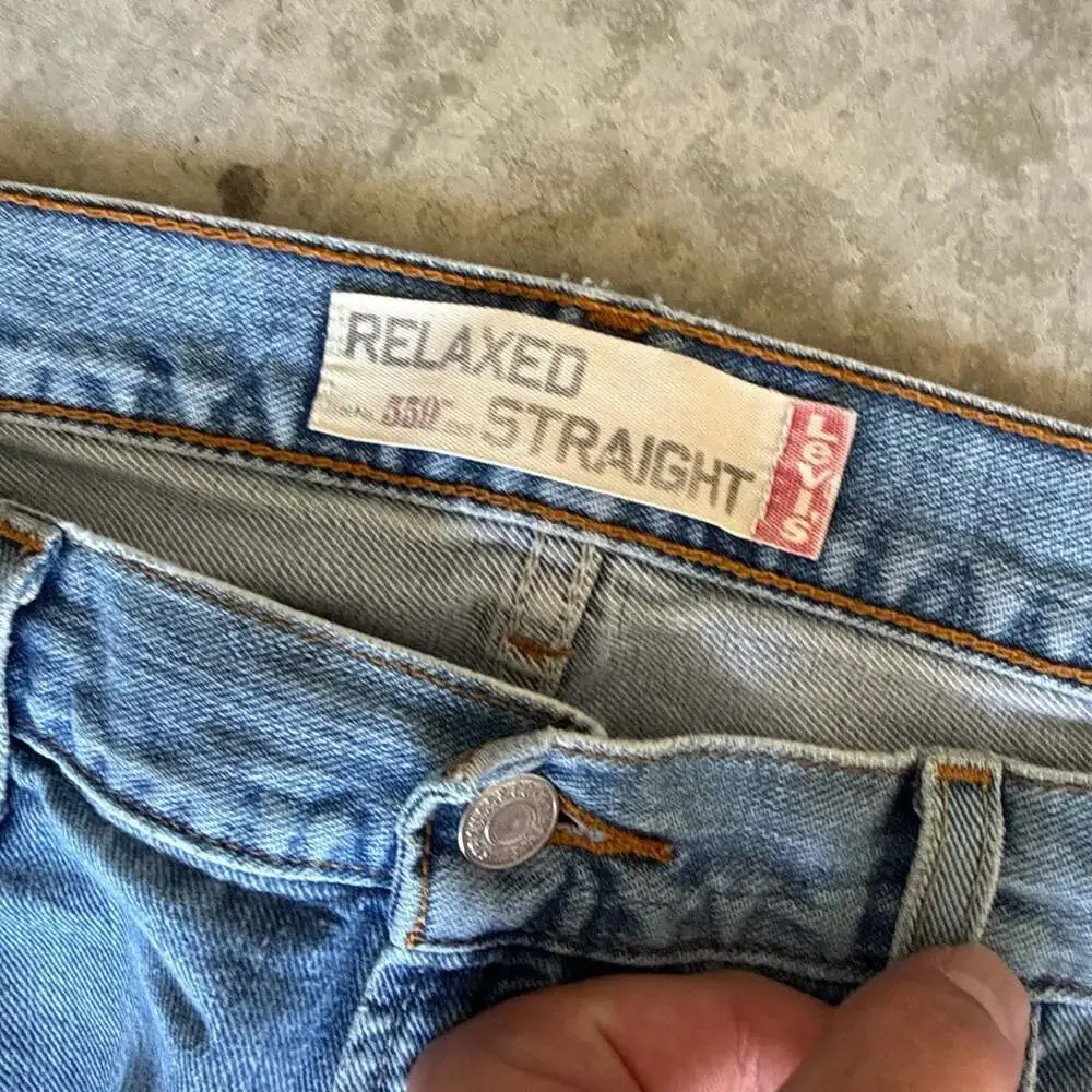 Vintage Y2K Skater Grunge Levi's 559 Relaxed Straight Leg Jeans Medium Wash Blue